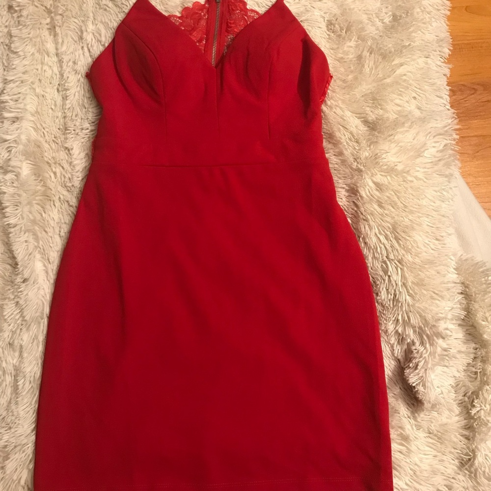 Red dress - Picture 2 of 5